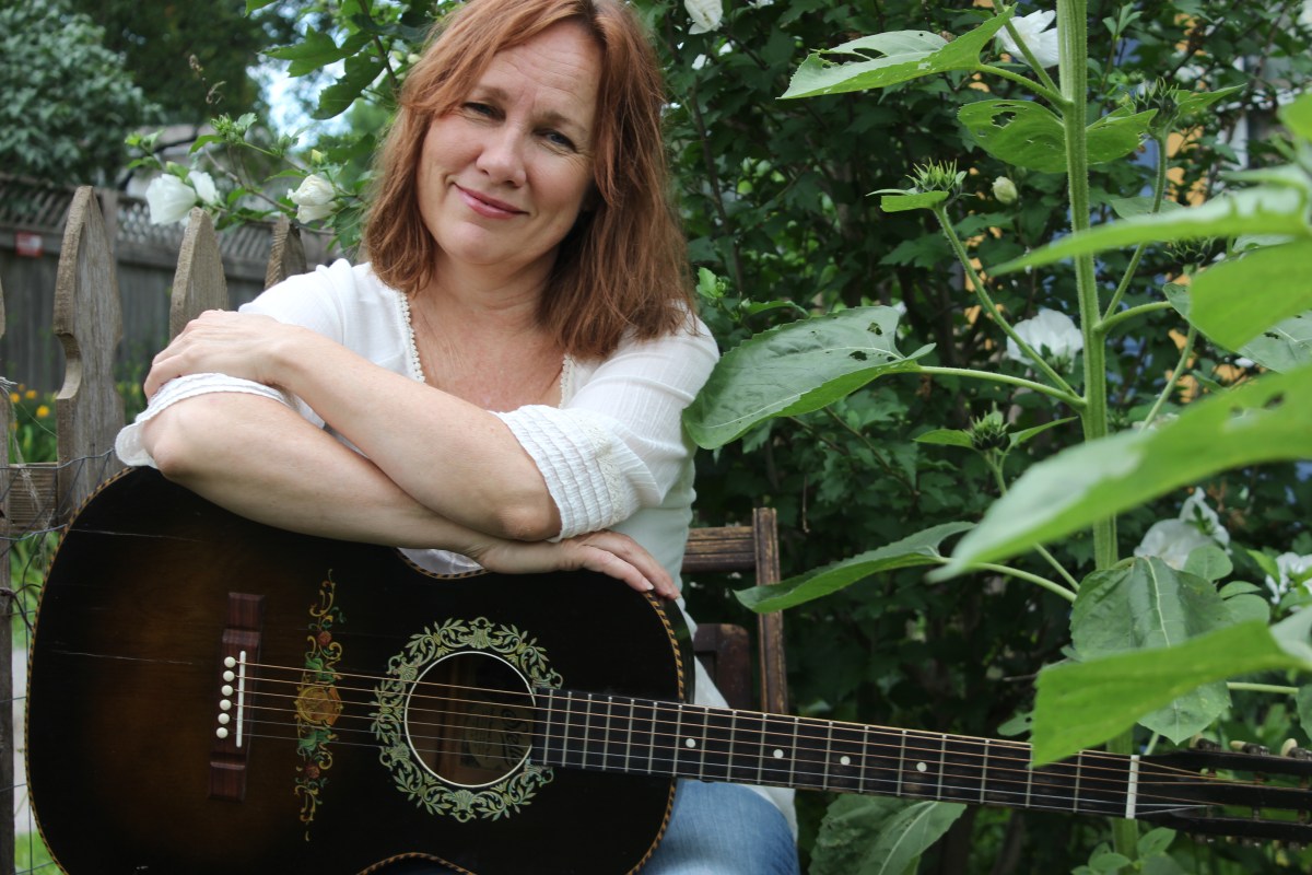 Iris DeMent