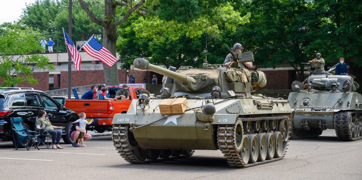 armor museum parade