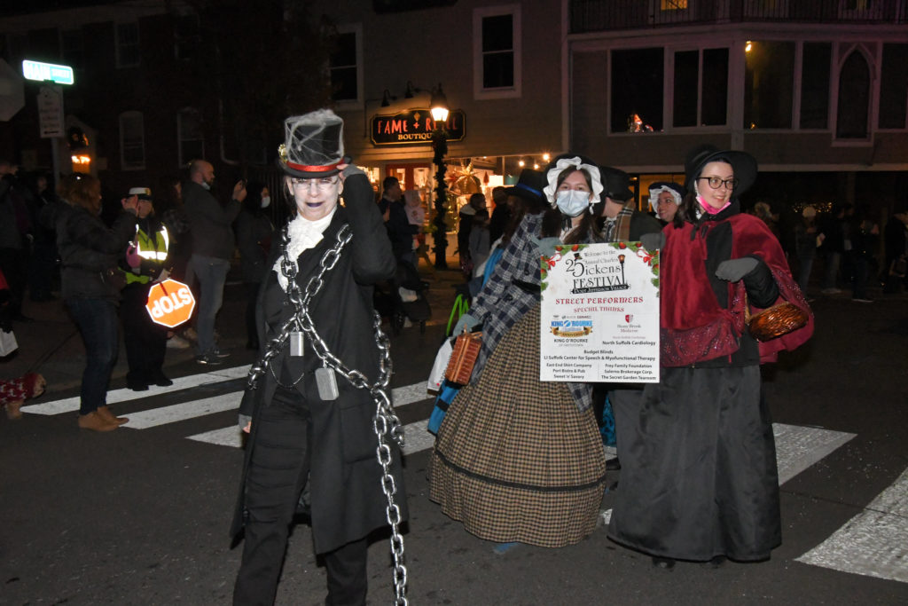 Port Jefferson Holds Annual Tree Lighting Ceremony