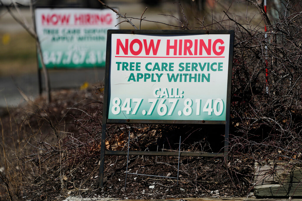 Fewer Americans Apply For Jobless Benefits