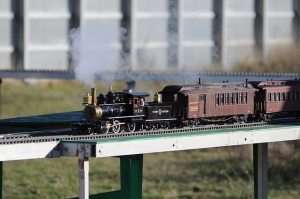 640px-Model_steam_train_06