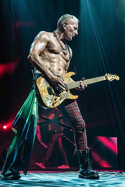 DefLeppardSidebar_061722.PhilCollen.KevinNixon