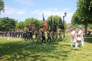 IMG_7319-Marching-to-the-cemetary