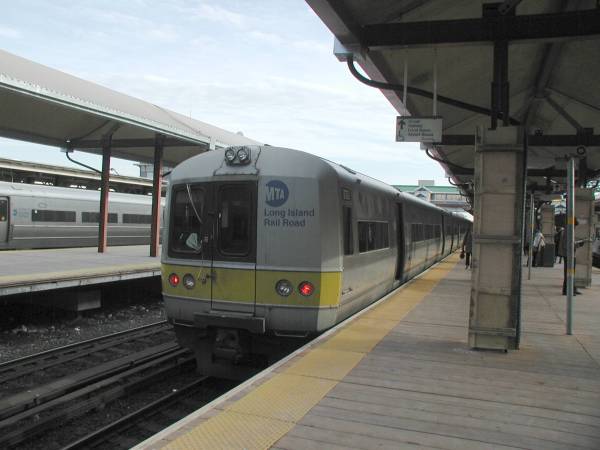 http://floralparkdispatch.com/wp-content/uploads/2016/06/LIRR_Image.jpg