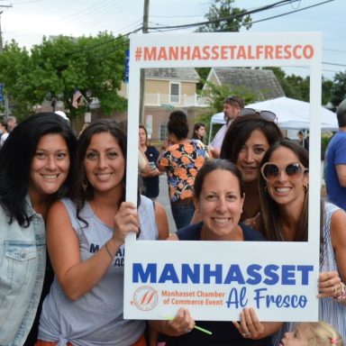 ManhassetMoms