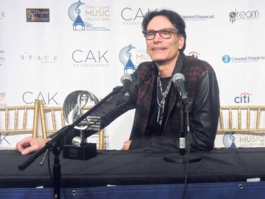 musichalloffame_111116b-stevevai