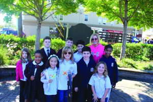 Students from St. Brigid/Our Lady of Hope School performed  in the piazza. (Photo by Joe Catrone)