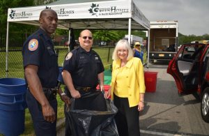 Supervisor Bosworth and members of the Nassau County Police Department collected unused pharmaceuticals at a recent STOP event. 