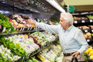 senior shopping grocery store GettyImages 500748850 1024x683 1