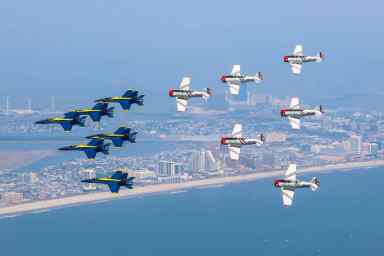 Blue Angels – GEICO Skytypers Low res