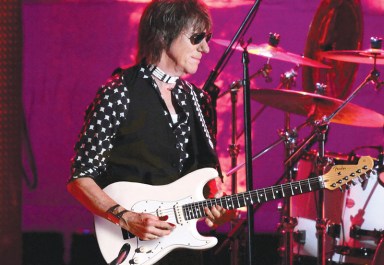 Jeff_Beck_Live_MG_3865b