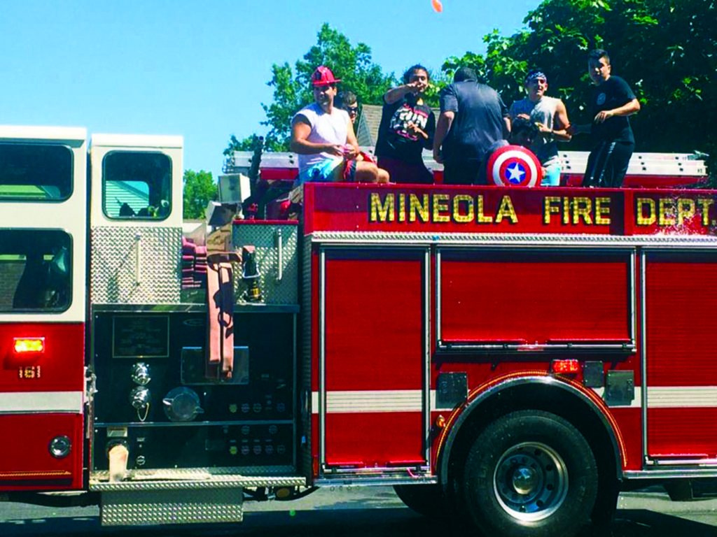 Parade_071516A_Mineola