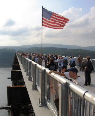 Walkway_over_the_Hudson_opening_day