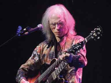 YesSidebar_071318_SteveHowe_2013_SolarScott