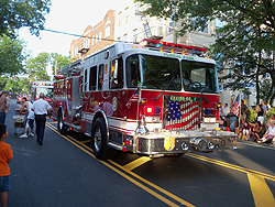 floralpark 2012 07 fp fire parade 4