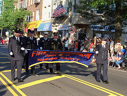 floralpark 2012 07 fp fire parade 6