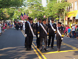 floralpark 2012 07 fp fire parade 7