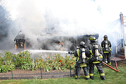 hicksville 2012 08 garage fire 3