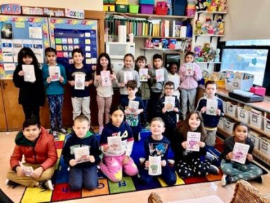 Photo Bethpage students create valentines for veterans