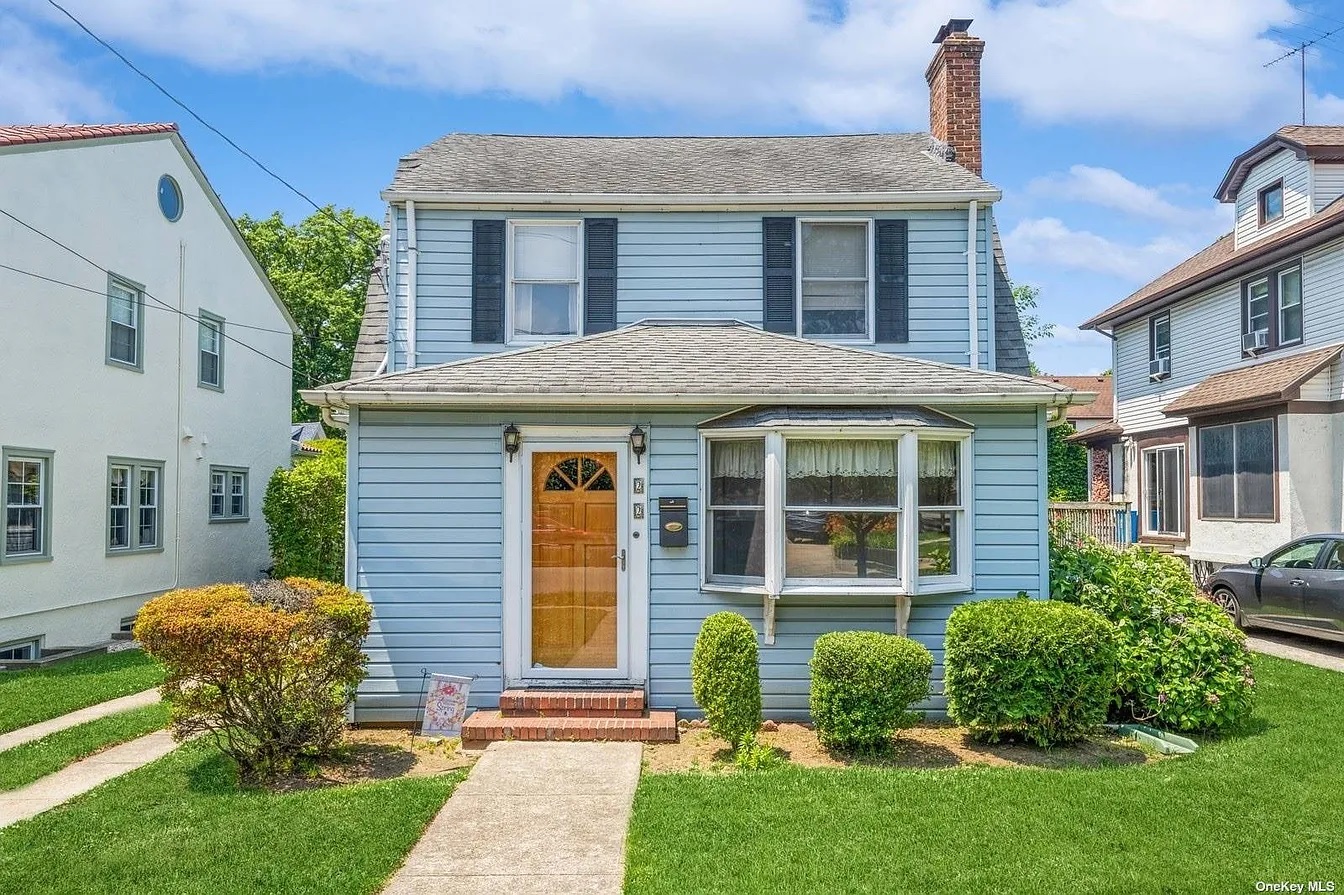 22 Locust Street in Floral Park