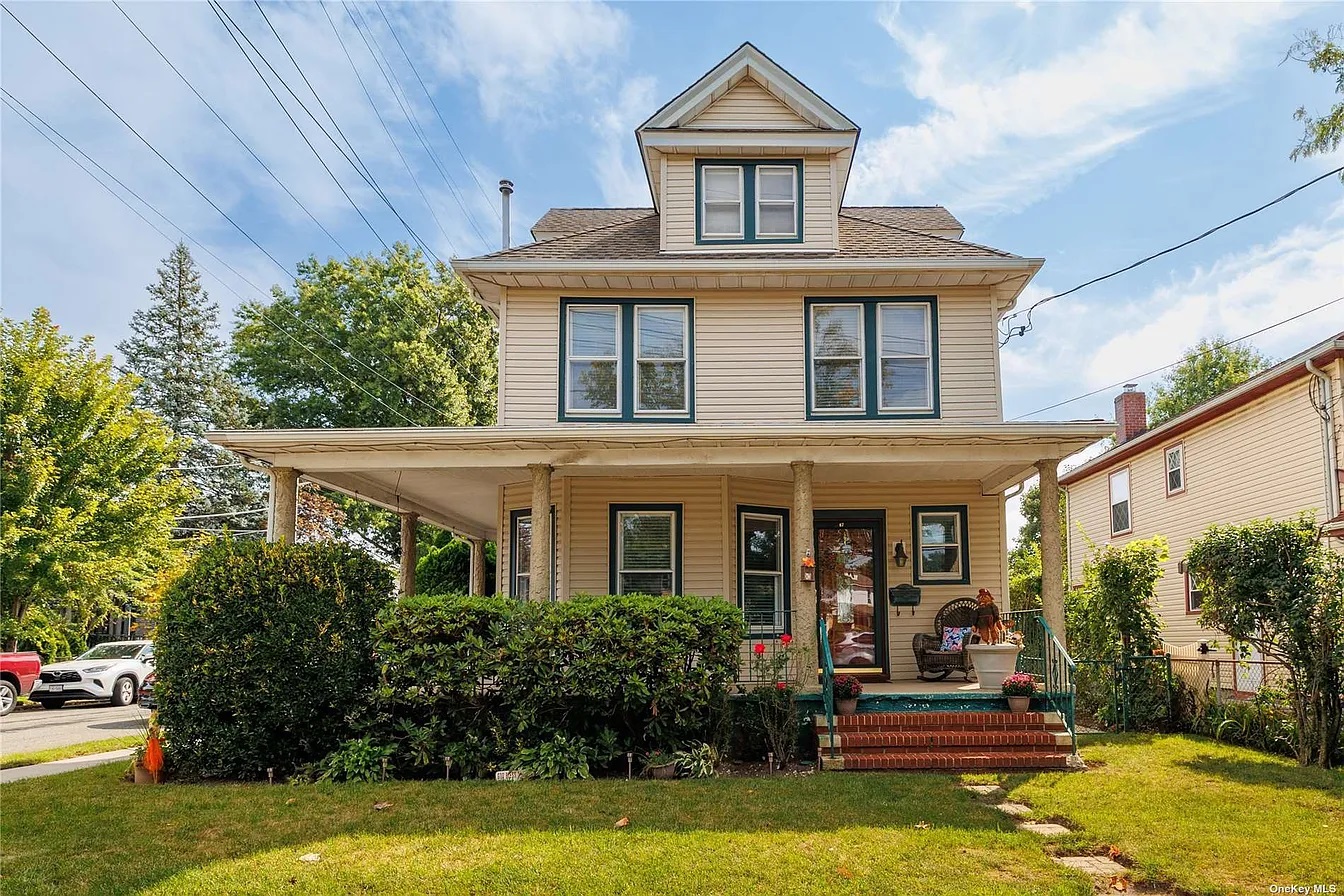 67 Plainfield Avenue in Floral Park