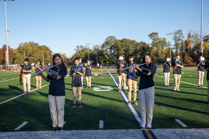 8 Manhasset Homecoming High School Band performs during homecoming halftime 690x460 1