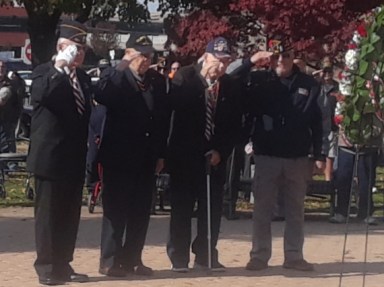 Floral-Pk-Amer-Legion-Placing-Memorial-Wreaths