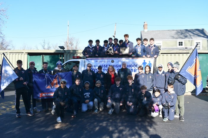 1 Manhasset Varsity Boys Cross Country team with County Executive Blakeman and North Hempstead Supervisor DeSena copy25 1