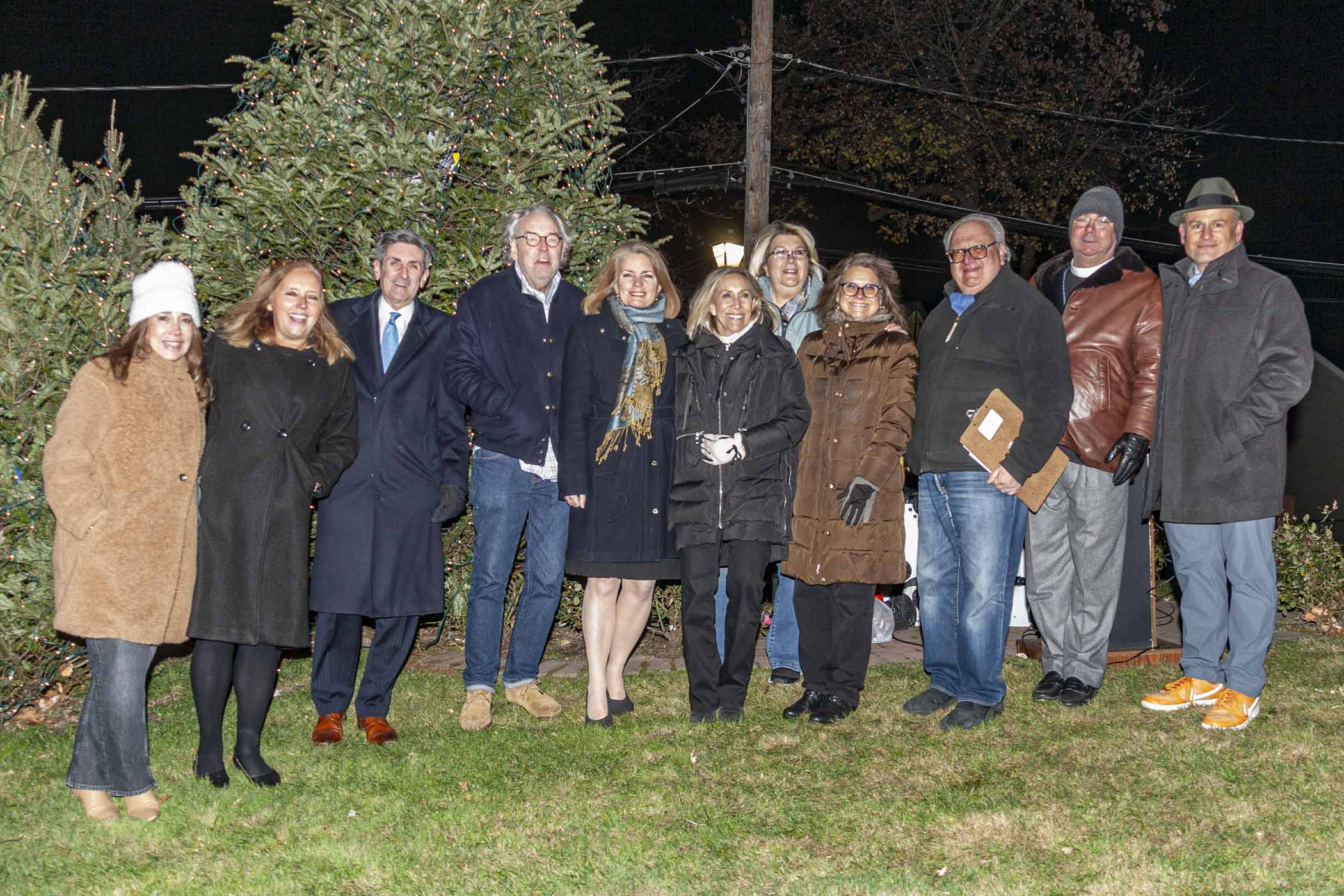 roslyn menorah lighting christmas hanukkah holiday