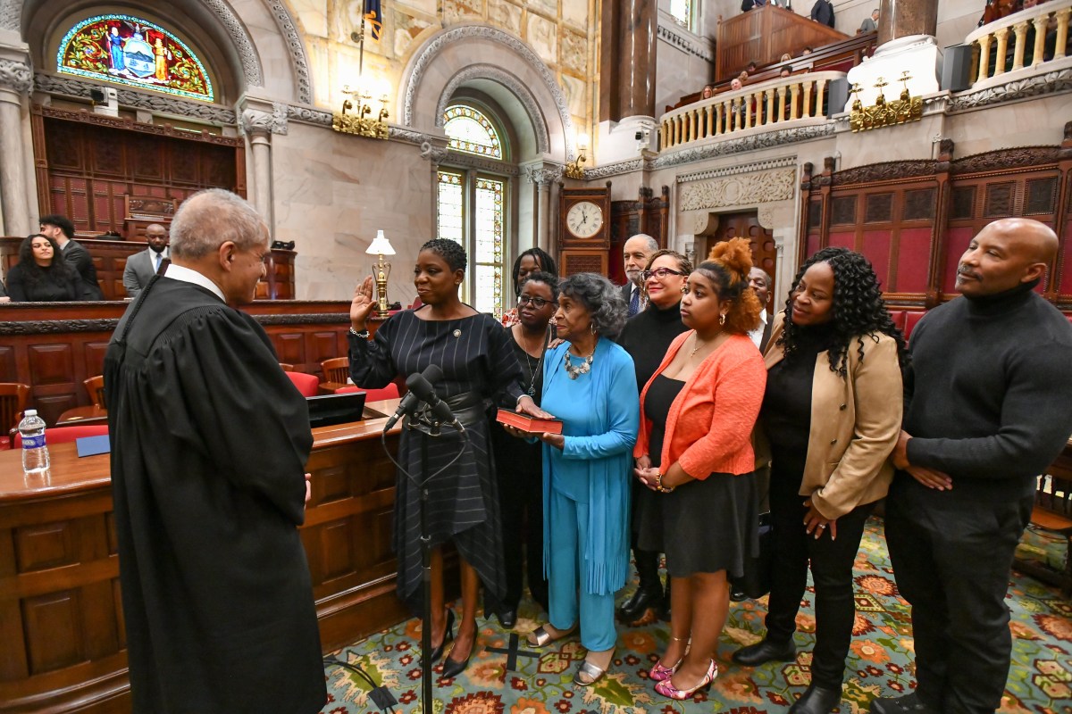 Albany Senate Chamber Bynoe Swearing In Jan 8