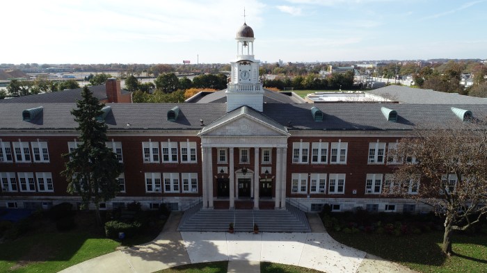 Floral Park-Bellerose School.