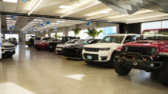 The showroom floor at Garden City Jeep offers buyers a wide selection.