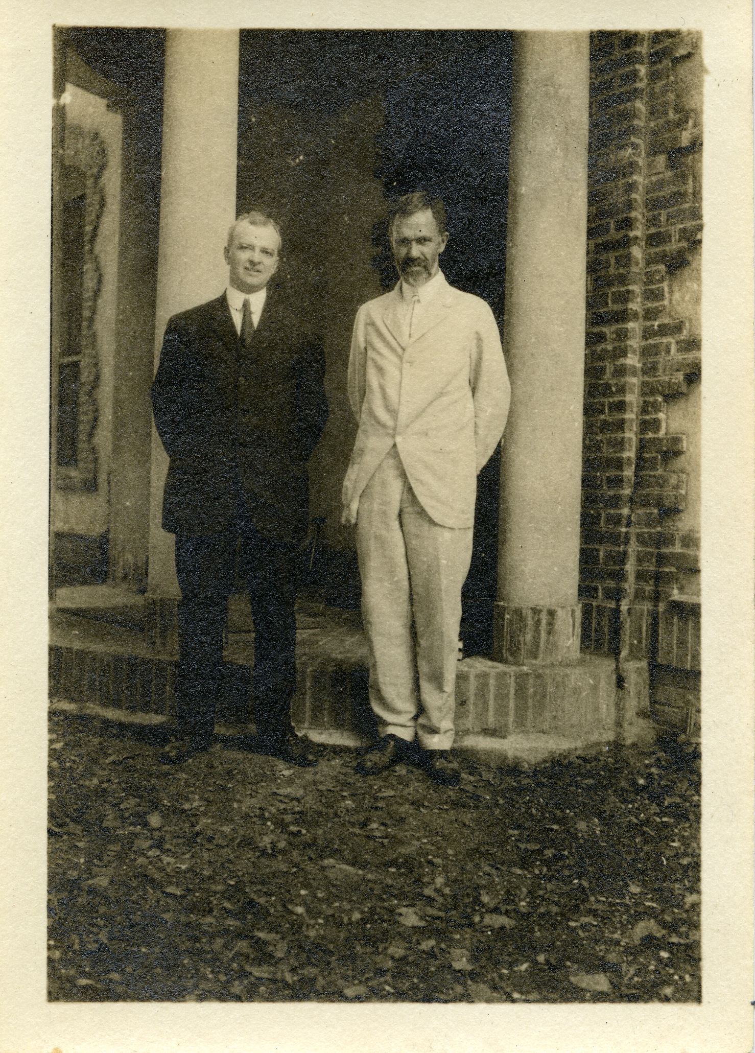 Harry Laughlin and Charles Davenport led eugenics research out of Cold Spring Harbor.