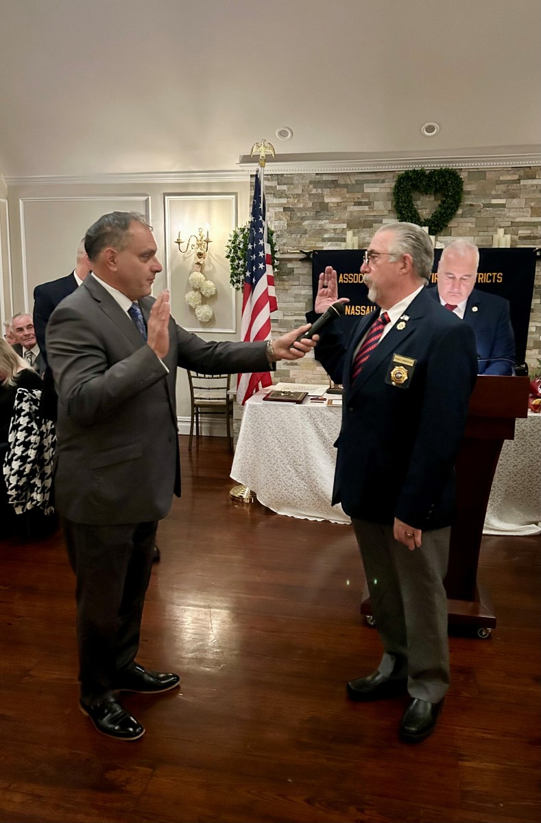 3.13.2025 – Saladino Administers Oath of Office to New Nassau Fire Association President