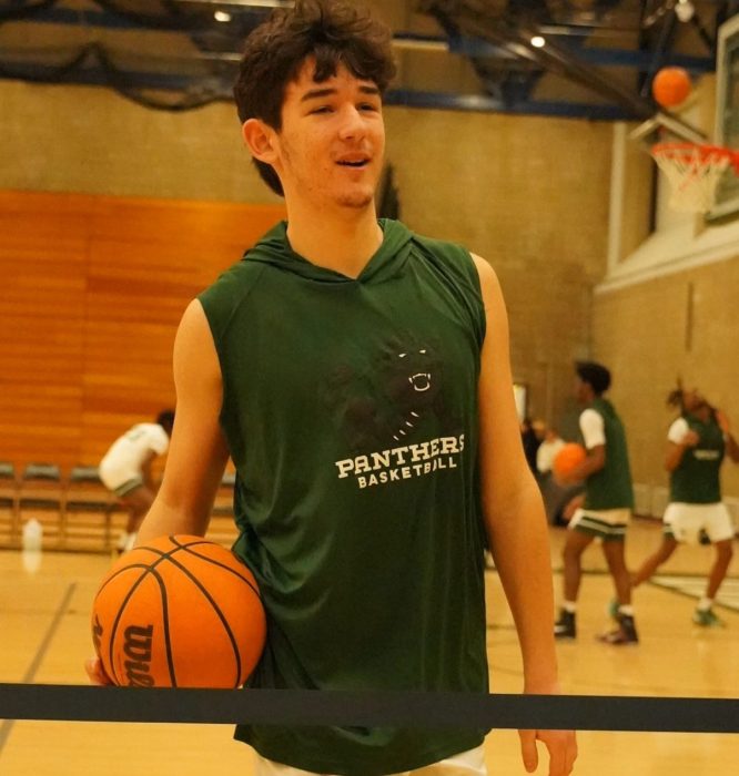 Anthony DeSando, a shooting guard for SUNY Old Westbury Basketball team.