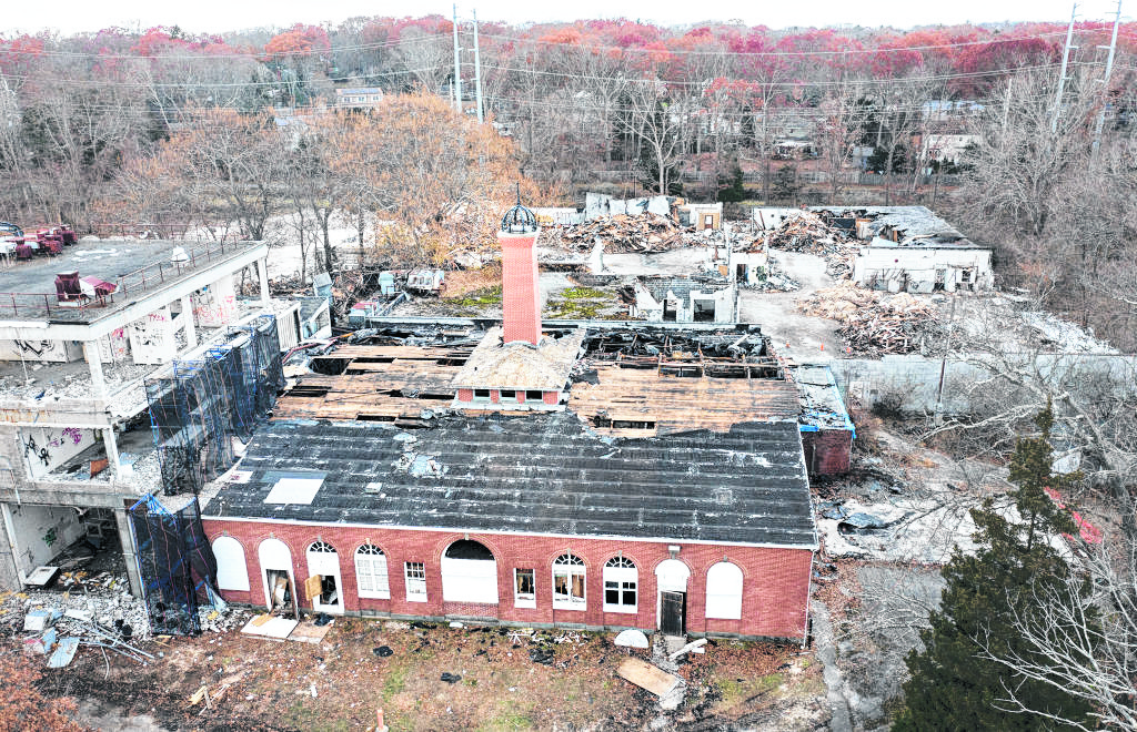 The New York Parks Department gave the Tesla Science Center a $500,000 grant to rebuild after their devastating fire.