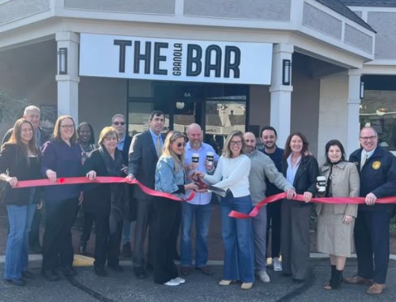 The Granola Bar held its grand opening ribbon ceremony in Woodbury.